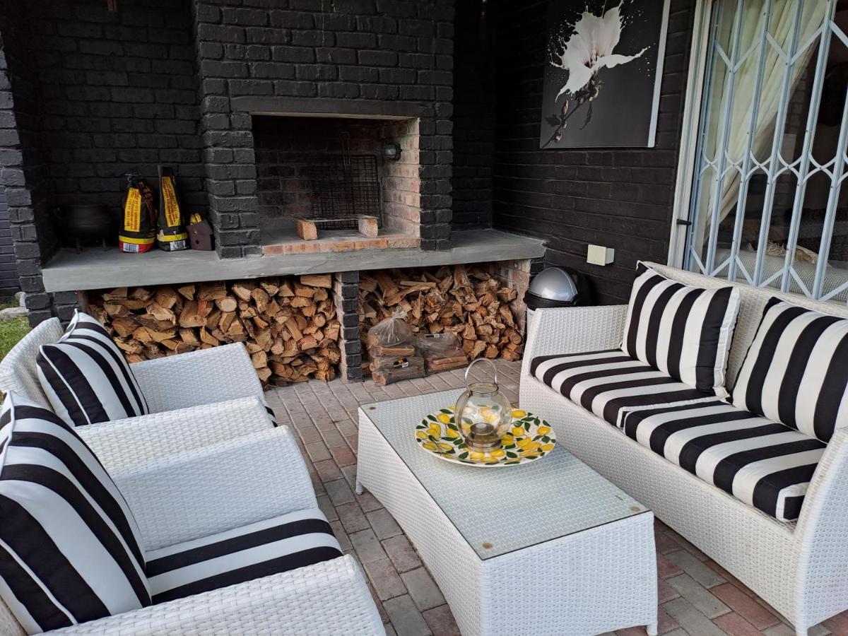 Milky Way Hotel Hermanus Exterior foto